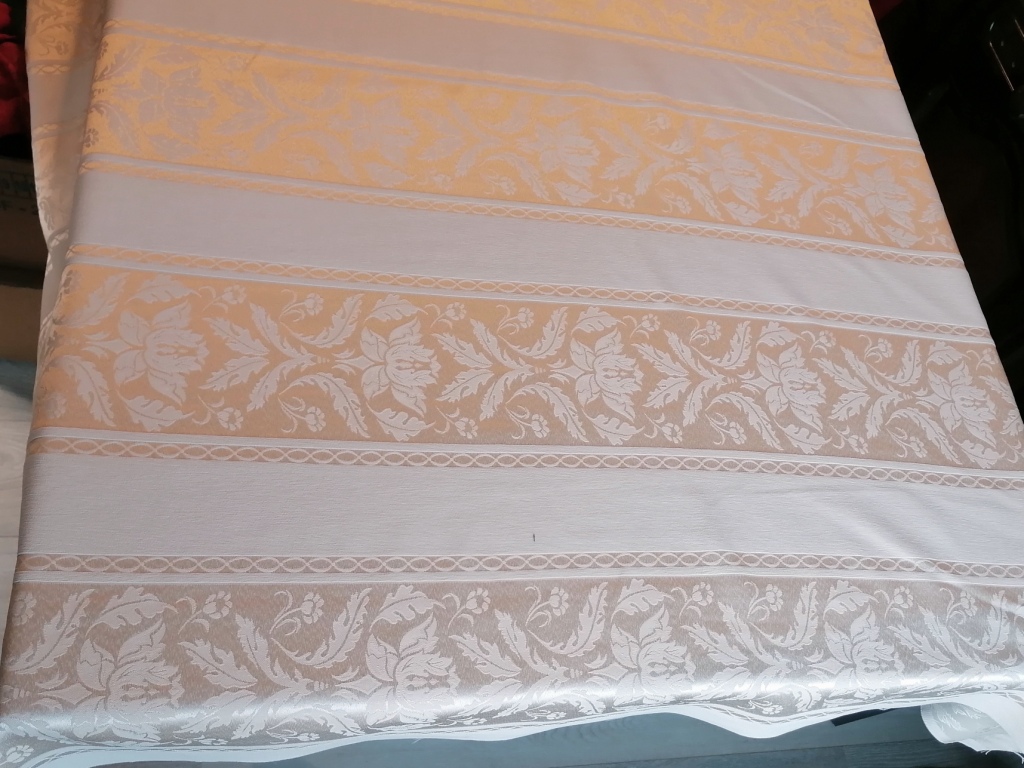 pastelgele damast met lijnen /10cm