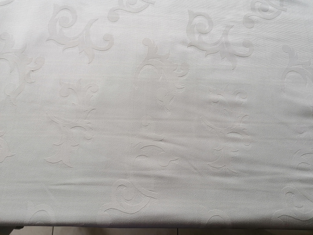 witte damast met barokmotief /10cm
