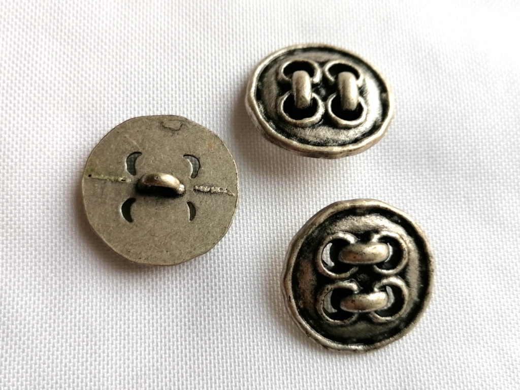 metalen knoop met gaatjes en nestel 25mm - Afbeelding 2