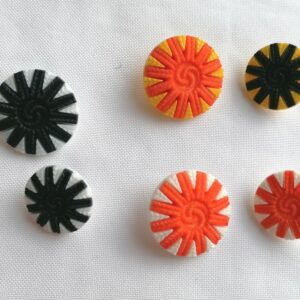 tweekleurige knopen  knopen 13mm en 22mm