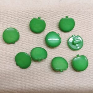 groen appelvormig kinderknoopje 12mm 9 stuks