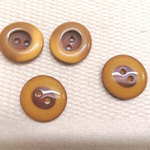 geelbruine glanzende knopen 18mm 4 stuks