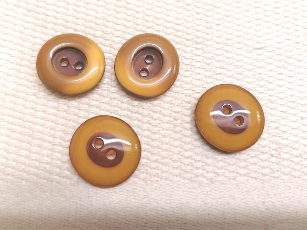 geelbruine glanzende knopen 18mm 4 stuks