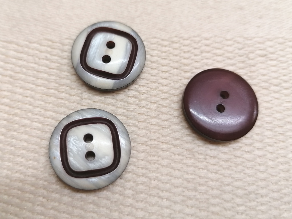 wit paarse knopen 18mm 3 stuks