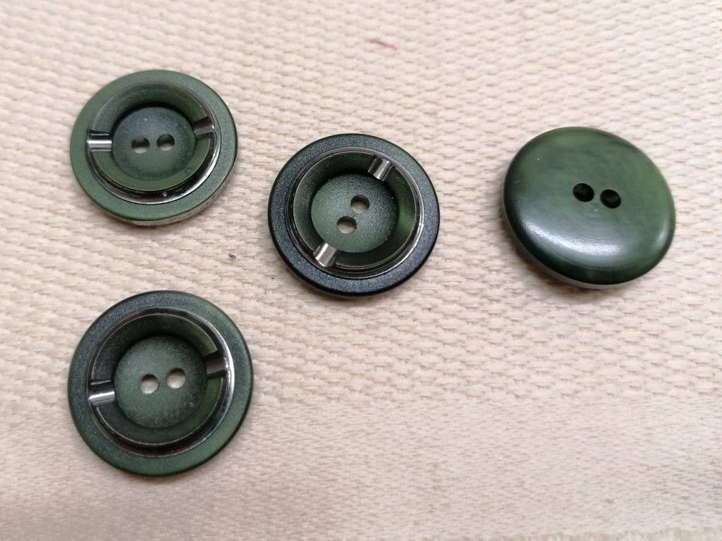 groene knopen zilver kantje 21mm 4 stuks