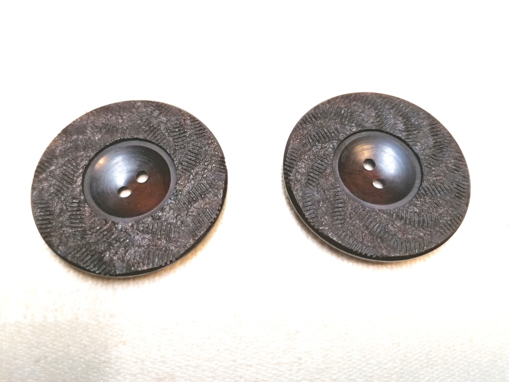 grote bruine knoop vintage 37mm 2 st