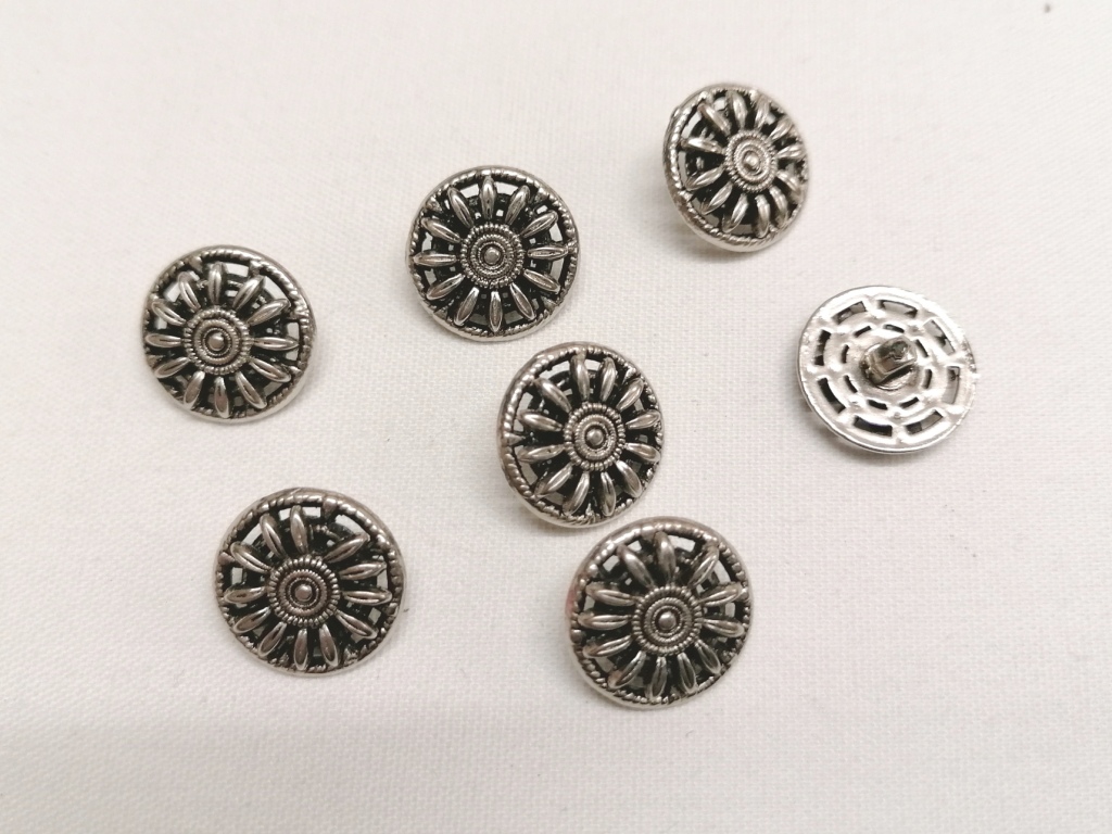 fijn metalen knoopje 15mm 7 st