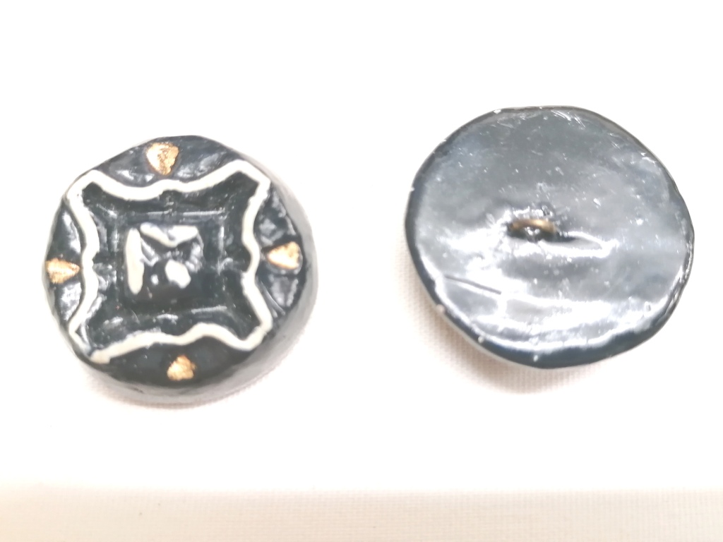 oude vintage stenen knoop 27mm 5st - Afbeelding 2