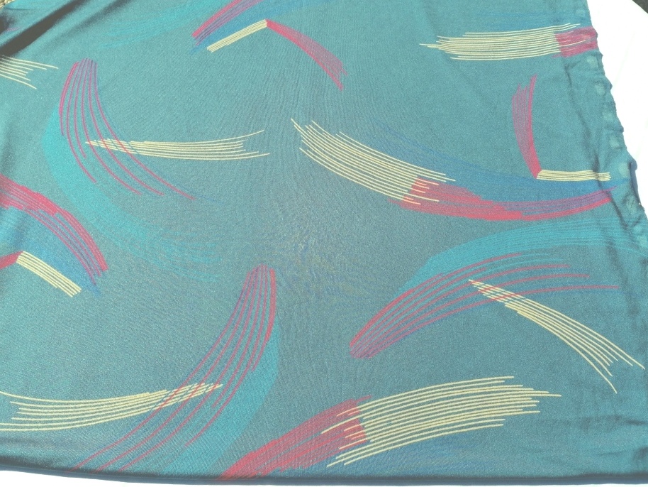 Crêpejersey groenblauw met vlekken 2m