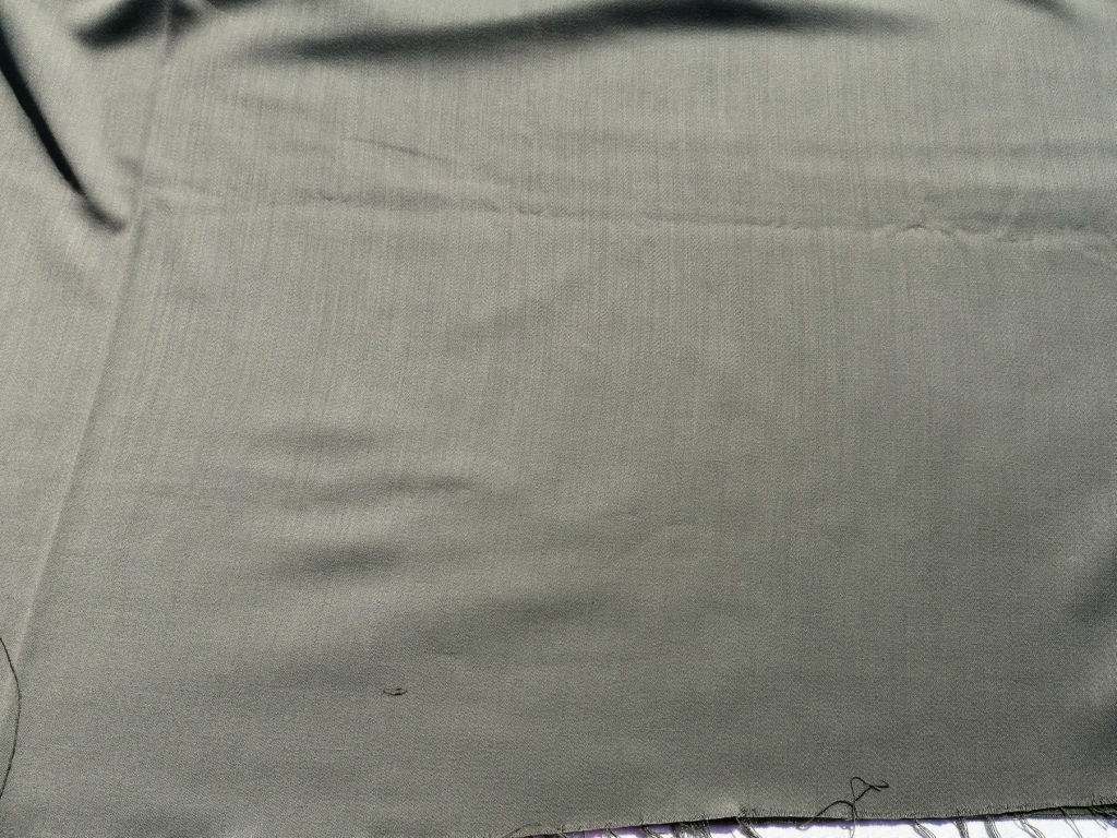 groengrijze zachte llenwol gabardine 1,4m/1,6m