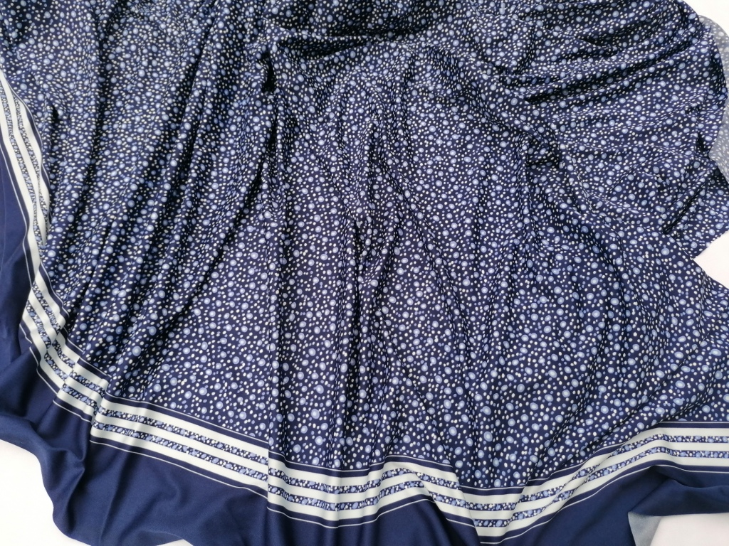 viscose jersey blauw met stippen en boord 2m