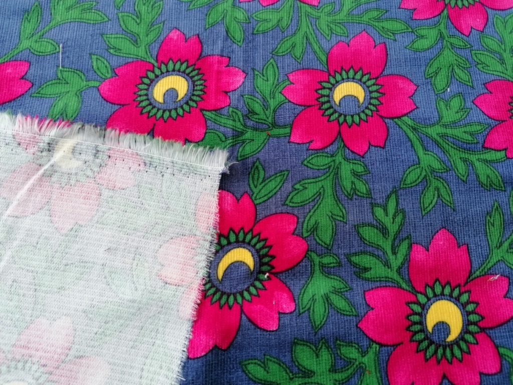 blauw gebloemde ribfluweel katoen /10cm - Afbeelding 2