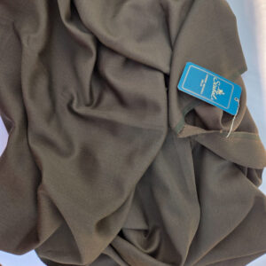 Scabal zwartbruine gabardine stof gedrapeerd