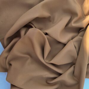 Zeer stevige wollen keperstof gedrapeerd