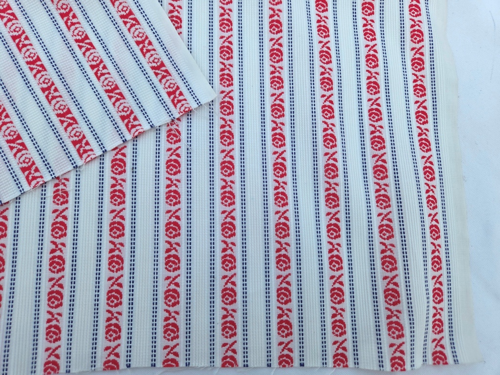 Katoenen jacquard rode bloemetjes voor- en achterzijde