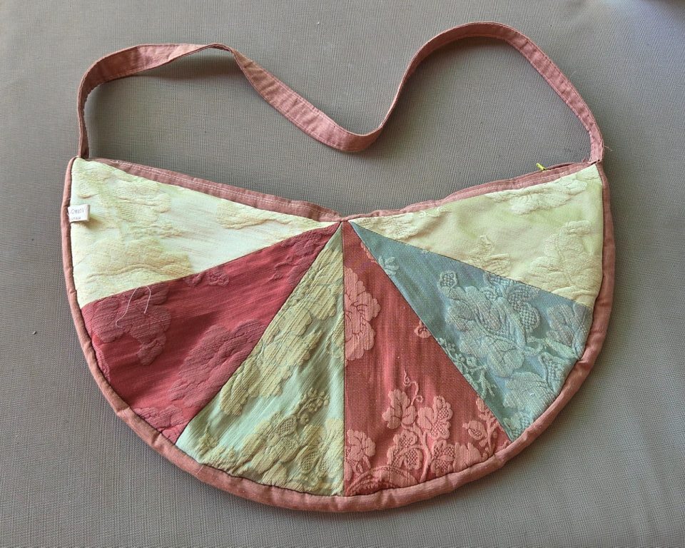 Halfronde Patchworktas Uniek "Fonteine" roodbruin