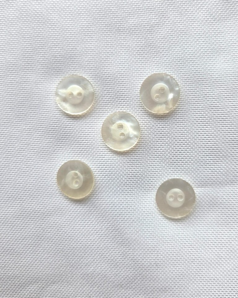 Witte knoop 11mm – parelmoerlook